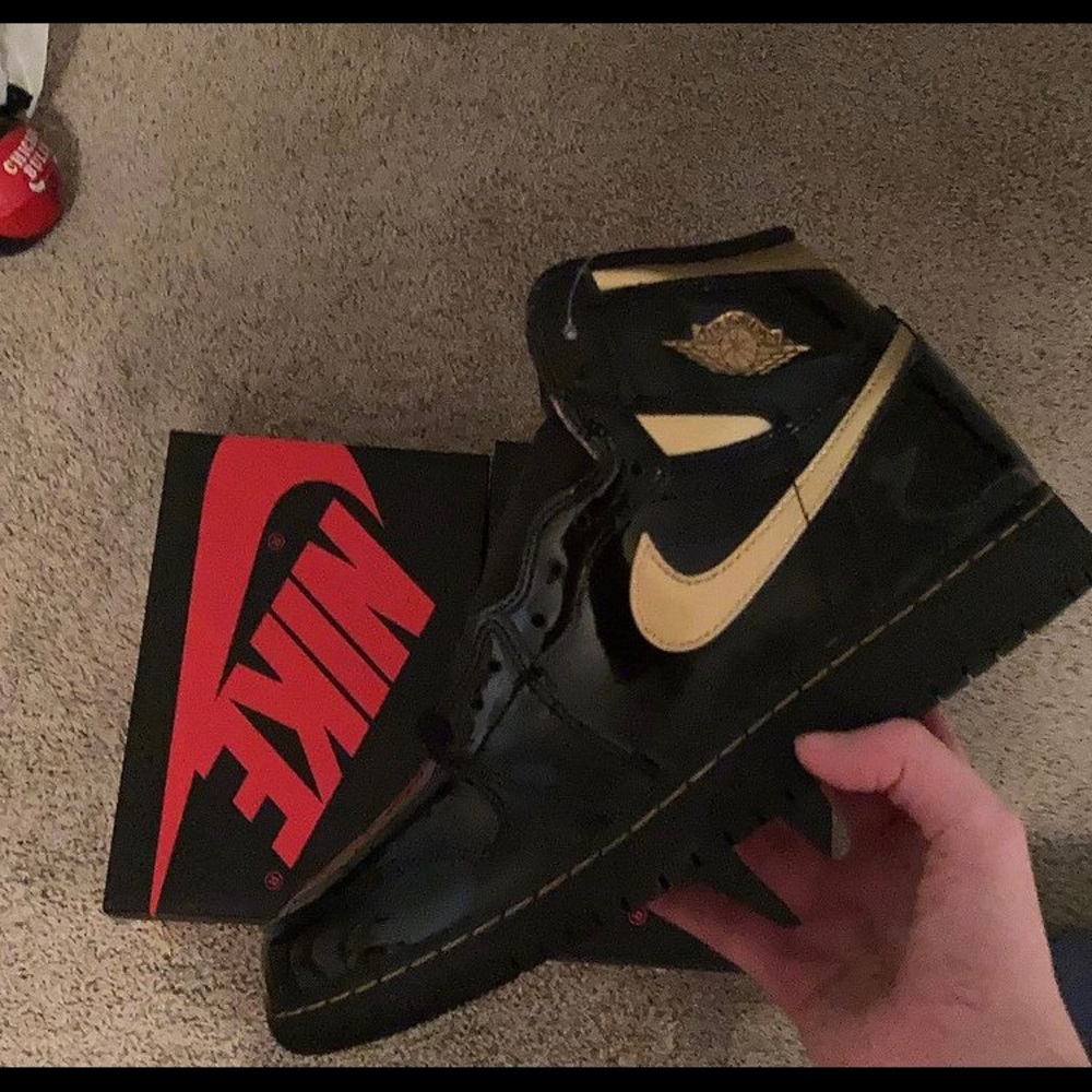 Jordan 1 Black metallic